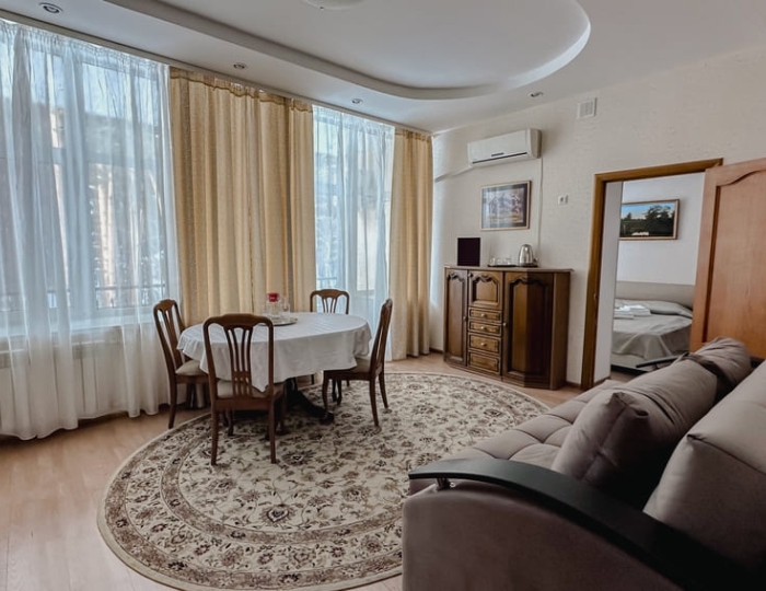 Люкс Корпус №1 Люкс Семейный 1-местный 2-комнатный с балконом - Санаторий «Карагай» Большеустьикинское