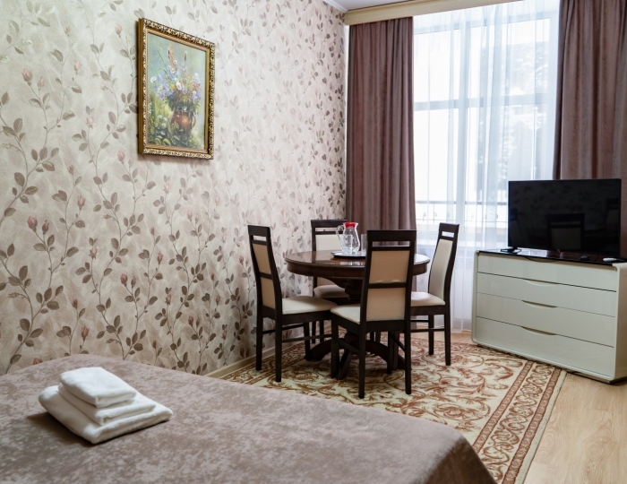 Люкс Корпус №1 Люкс Семейный 2-местный  3-комнатный  с балконом - Санаторий «Карагай» Большеустьикинское