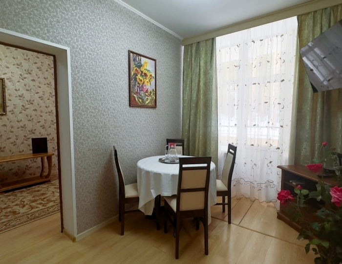 Люкс Корпус №1 Люкс Семейный 2-местный  3-комнатный  с балконом - Санаторий «Карагай» Большеустьикинское